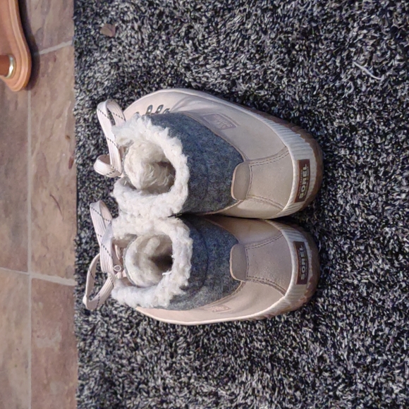 Sorel boots - Picture 4 of 5